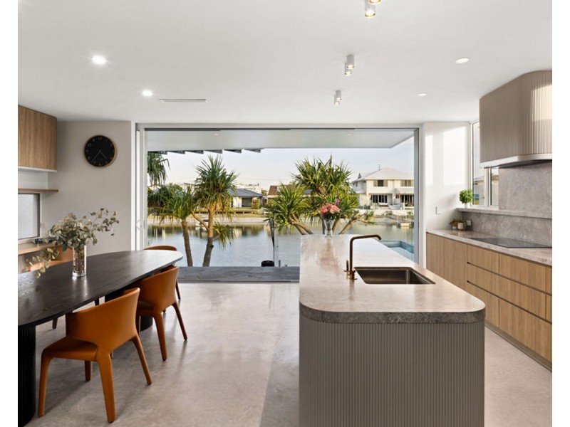 8B Marlin Court, Palm Beach QLD 4221