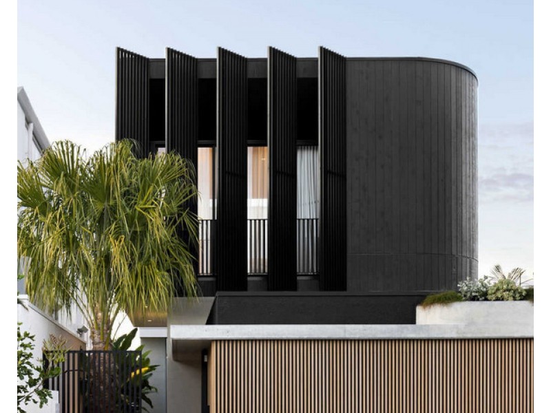 8B Marlin Court, Palm Beach QLD 4221