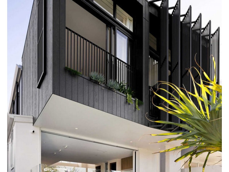 8B Marlin Court, Palm Beach QLD 4221