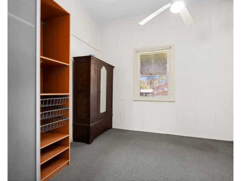 26 Tallebudgera Creek Road, Burleigh Heads QLD 4220