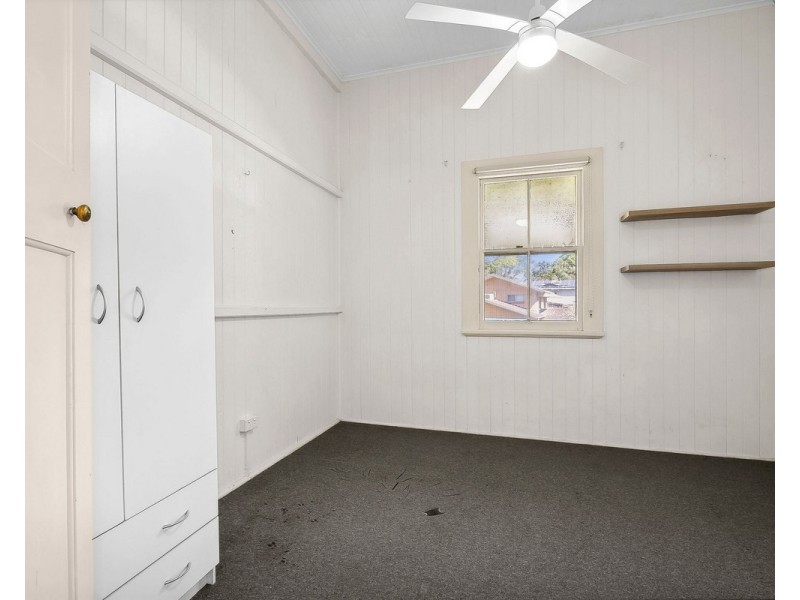 26 Tallebudgera Creek Road, Burleigh Heads QLD 4220