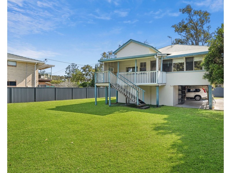 26 Tallebudgera Creek Road, Burleigh Heads QLD 4220
