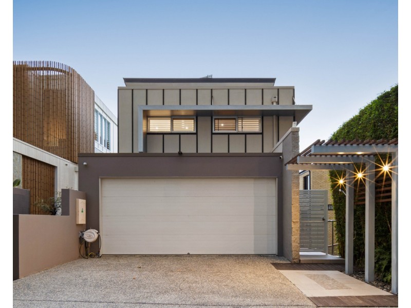 9 Hill Avenue, Burleigh Heads QLD 4220