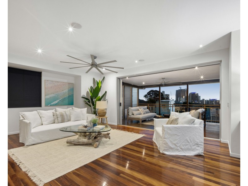 9 Hill Avenue, Burleigh Heads QLD 4220