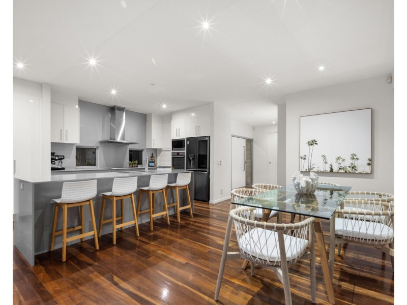 9 Hill Avenue, Burleigh Heads QLD 4220