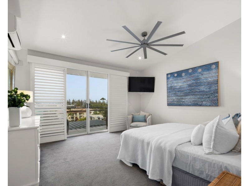 9 Hill Avenue, Burleigh Heads QLD 4220