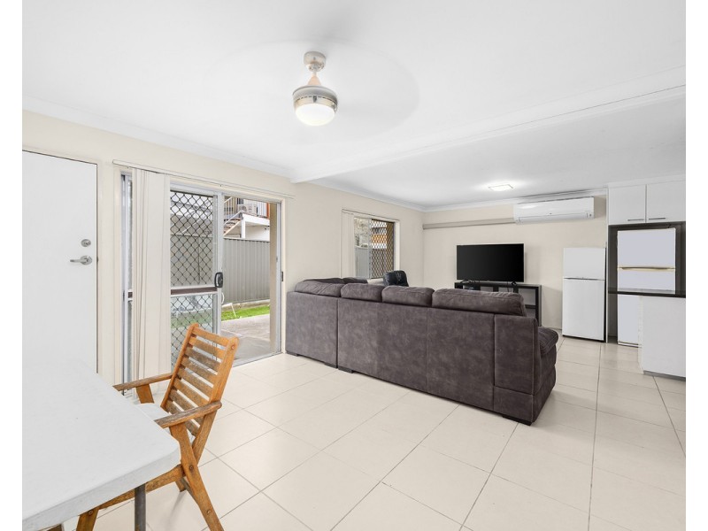 2/1960 Gold Coast Highway, Miami QLD 4220