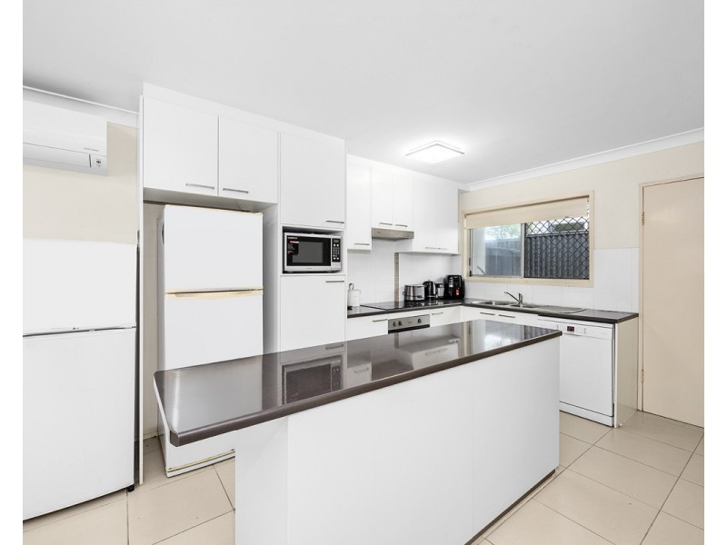 2/1960 Gold Coast Highway, Miami QLD 4220