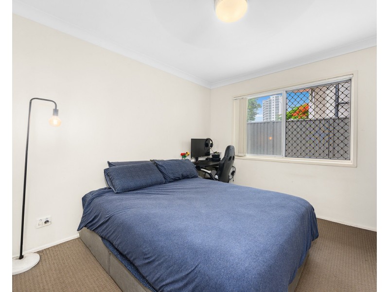 2/1960 Gold Coast Highway, Miami QLD 4220