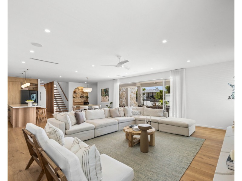 38 Burleigh Street, Burleigh Waters QLD 4220