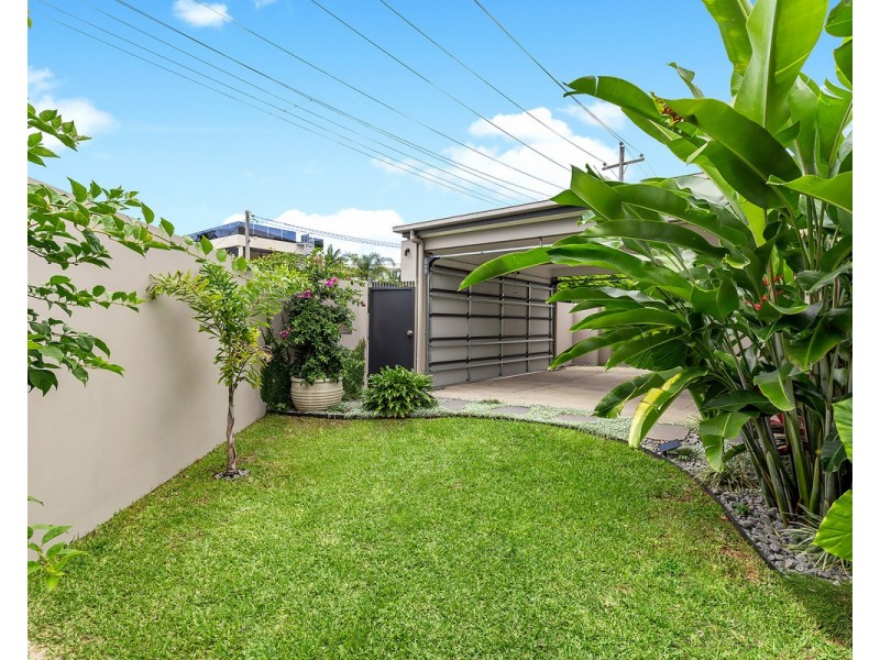 1/46 Nobby Parade, Miami QLD 4220