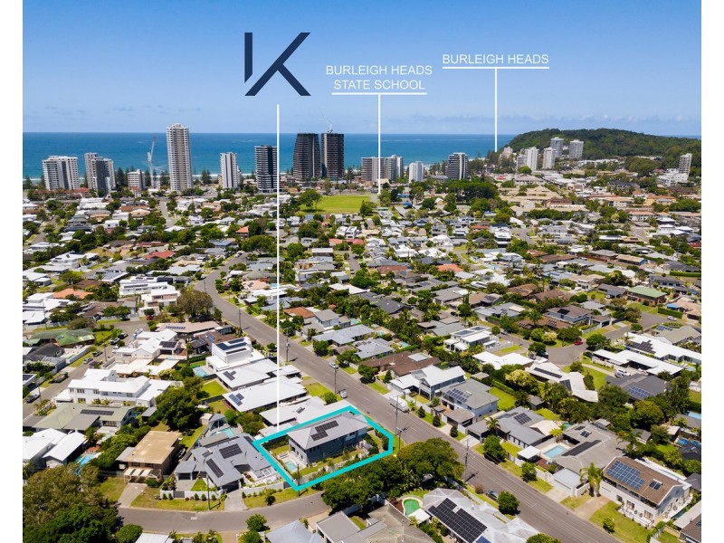 33 Sandpiper Drive, Burleigh Waters QLD 4220