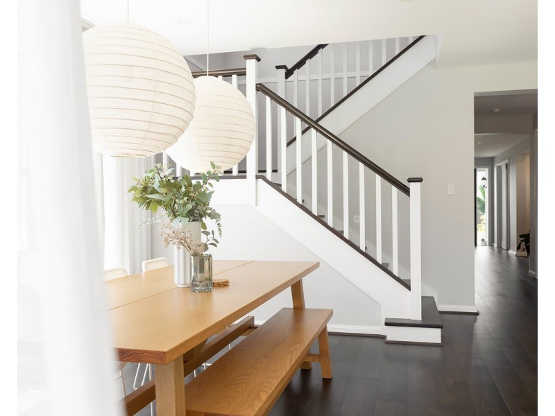 33 Sandpiper Drive, Burleigh Waters QLD 4220