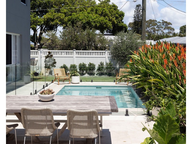 33 Sandpiper Drive, Burleigh Waters QLD 4220