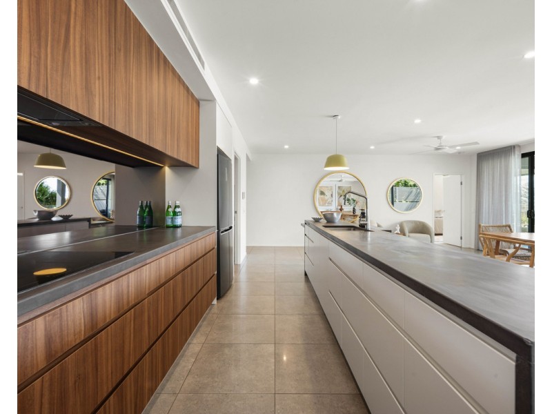 2/1 Nathan Street, Burleigh Heads QLD 4220