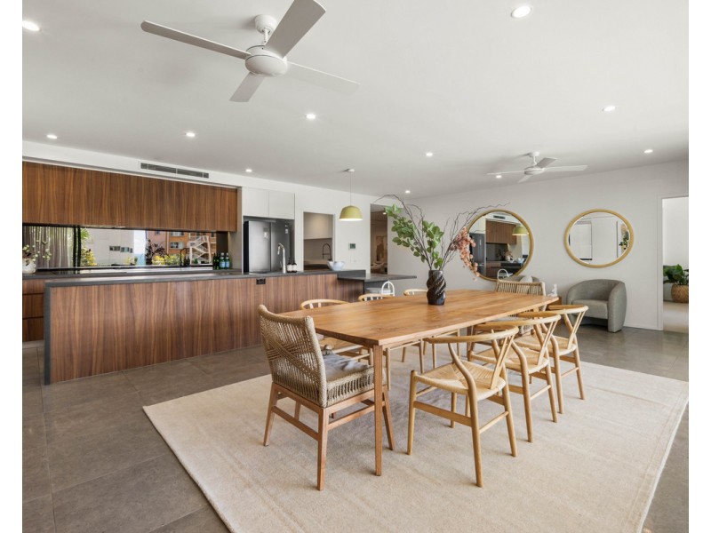 2/1 Nathan Street, Burleigh Heads QLD 4220