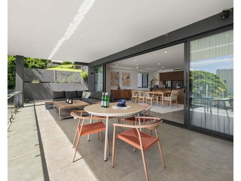 2/1 Nathan Street, Burleigh Heads QLD 4220