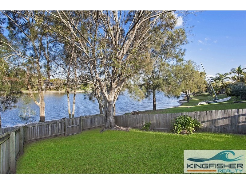 3/32 Sunbird Street, Burleigh Waters QLD 4220