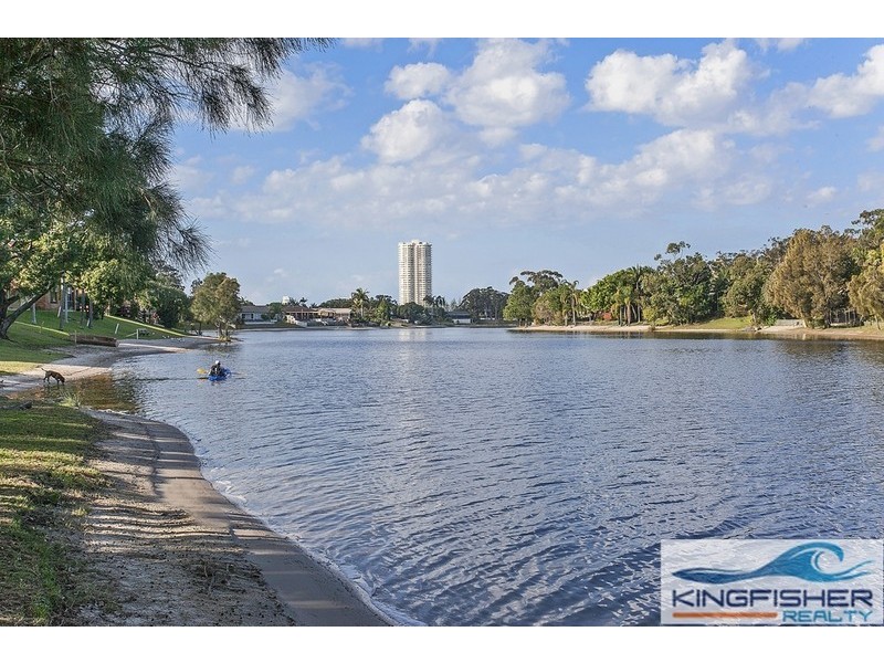 3/32 Sunbird Street, Burleigh Waters QLD 4220