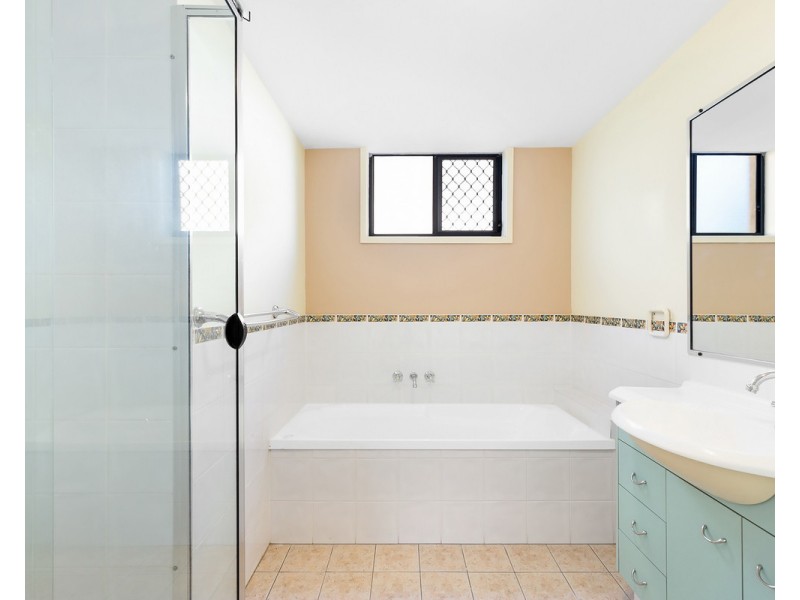 1/31 Mountain View Avenue, Miami QLD 4220