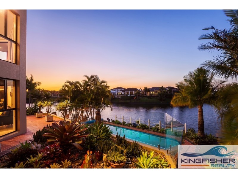 9 Crozet Court, Burleigh Waters QLD 4220