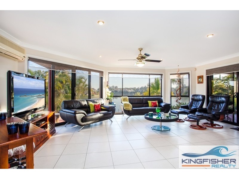 9 Crozet Court, Burleigh Waters QLD 4220