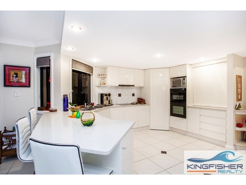 9 Crozet Court, Burleigh Waters QLD 4220