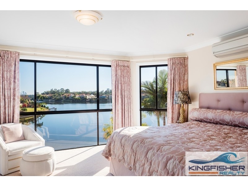 9 Crozet Court, Burleigh Waters QLD 4220