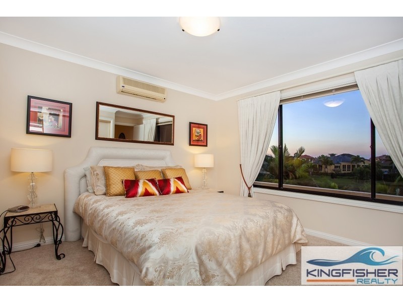 9 Crozet Court, Burleigh Waters QLD 4220