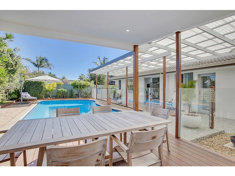 18 Bittern Avenue, Burleigh Waters QLD 4220