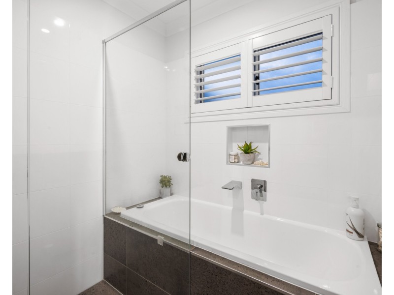 85 Burleigh Street, Burleigh Waters QLD 4220