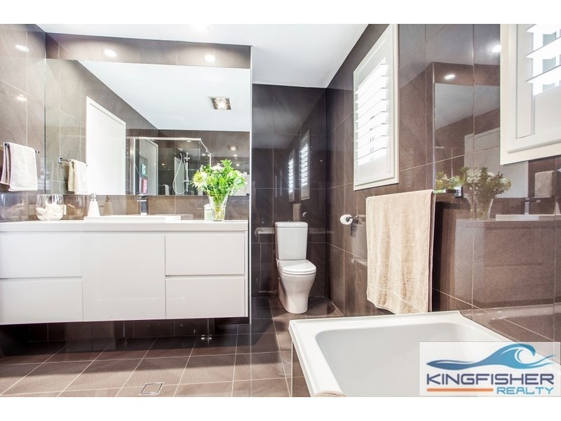 78 Burleigh Street, Burleigh Waters QLD 4220