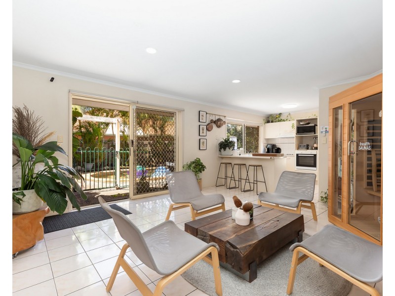 92 Coronet Crescent, Burleigh Waters QLD 4220