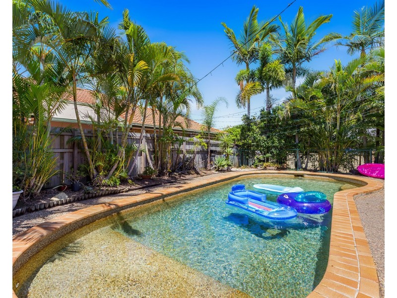 92 Coronet Crescent, Burleigh Waters QLD 4220