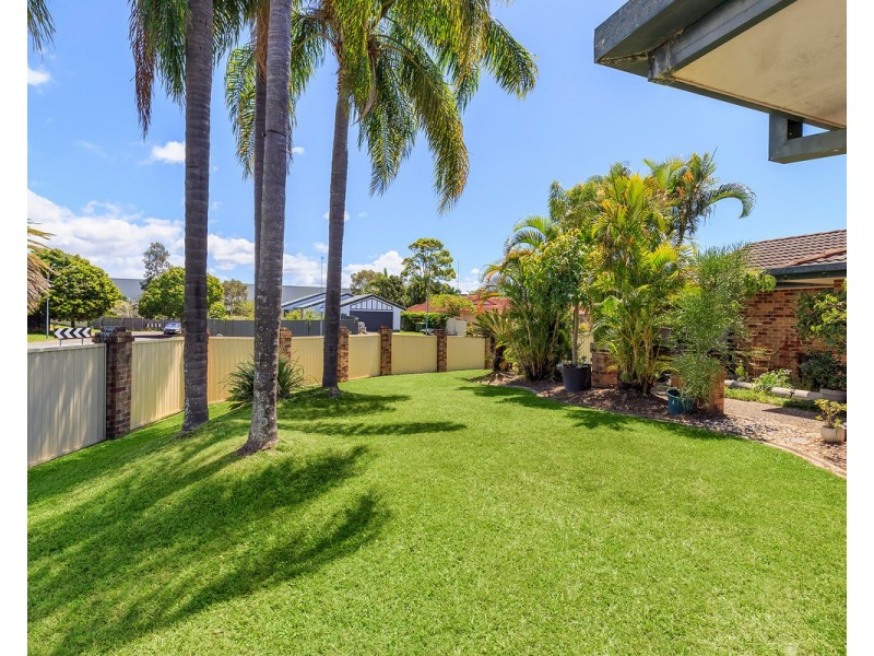 92 Coronet Crescent, Burleigh Waters QLD 4220