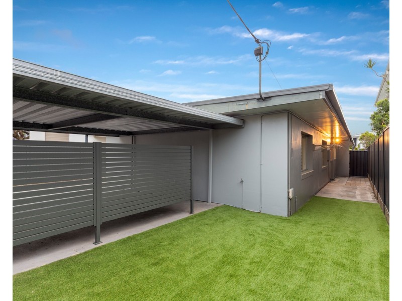 2/1960 Gold Coast Highway, Miami QLD 4220