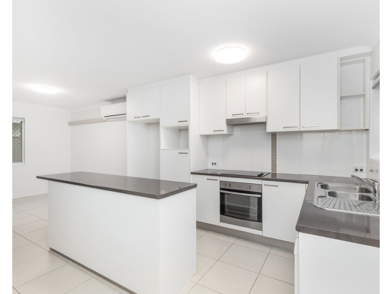 2/1960 Gold Coast Highway, Miami QLD 4220