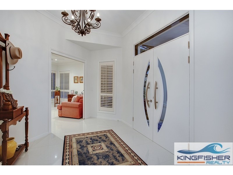 154 Dunlin Drive, Burleigh Waters QLD 4220