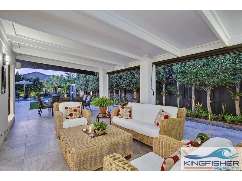 154 Dunlin Drive, Burleigh Waters QLD 4220