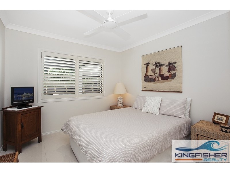154 Dunlin Drive, Burleigh Waters QLD 4220