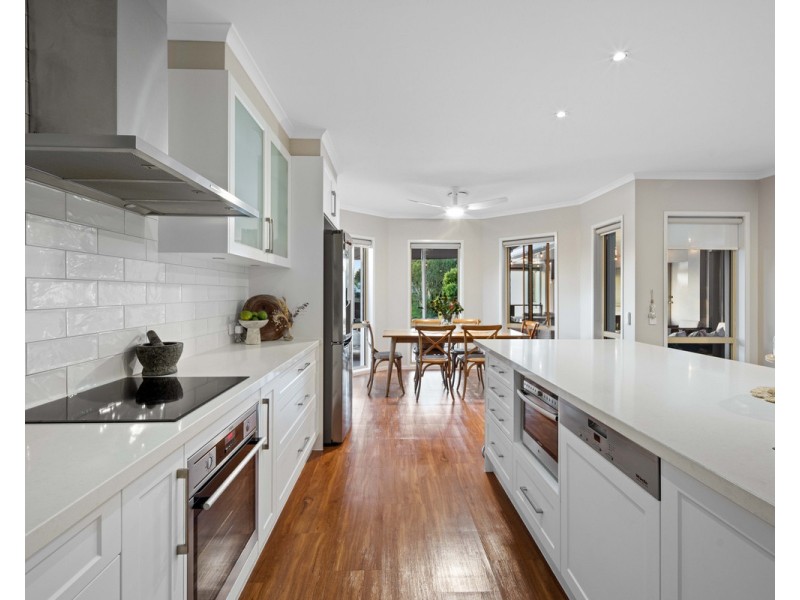 1 Seychelles Court, Burleigh Waters QLD 4220