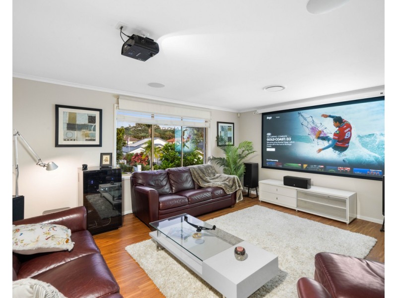 1 Seychelles Court, Burleigh Waters QLD 4220