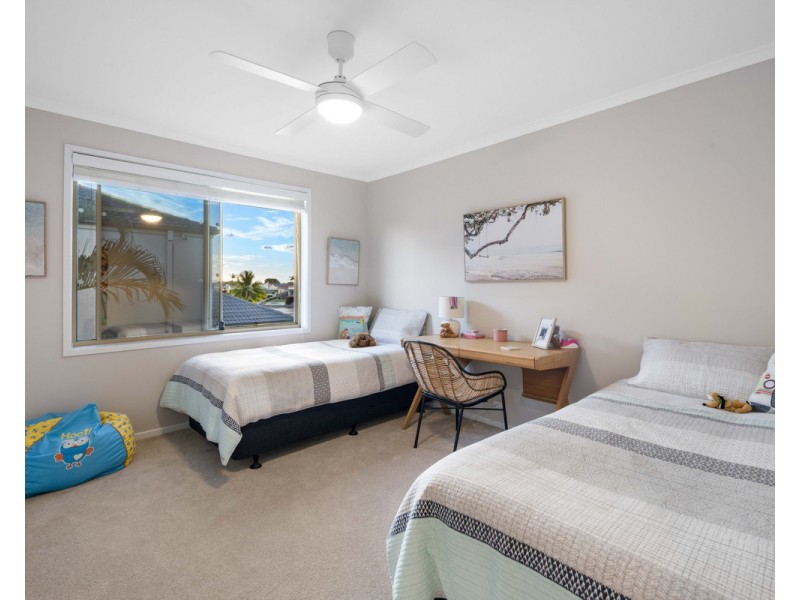 1 Seychelles Court, Burleigh Waters QLD 4220