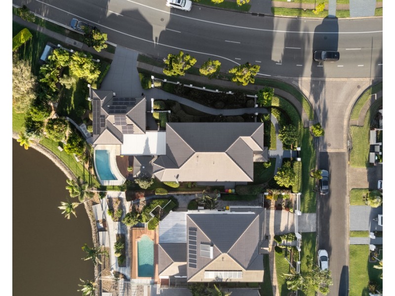 1 Seychelles Court, Burleigh Waters QLD 4220