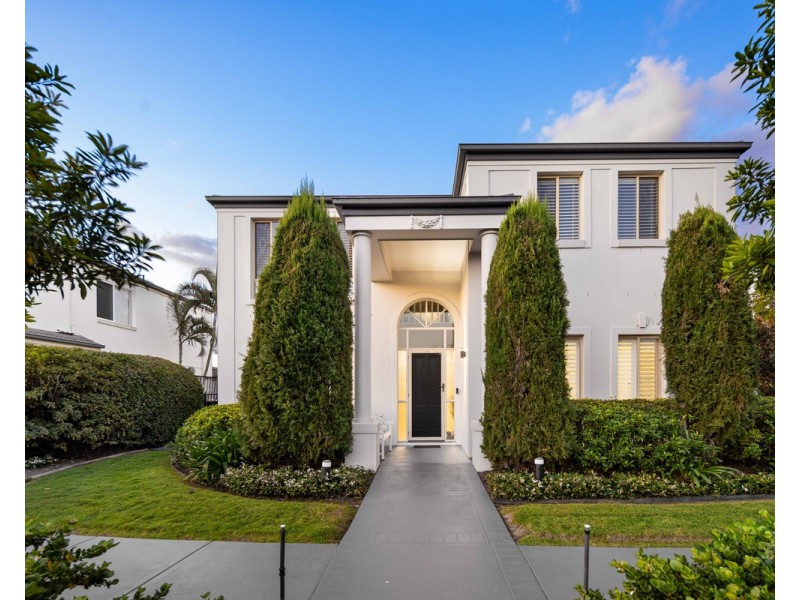 1 Seychelles Court, Burleigh Waters QLD 4220