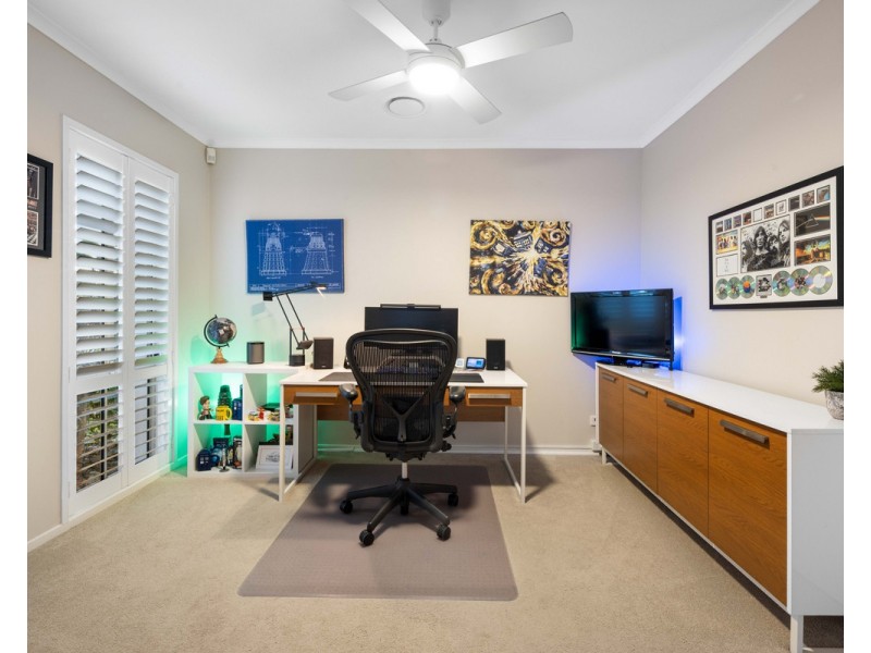 1 Seychelles Court, Burleigh Waters QLD 4220