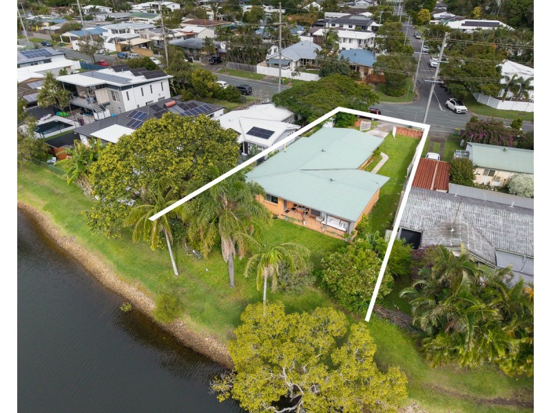 27 Tahiti Avenue, Palm Beach QLD 4221