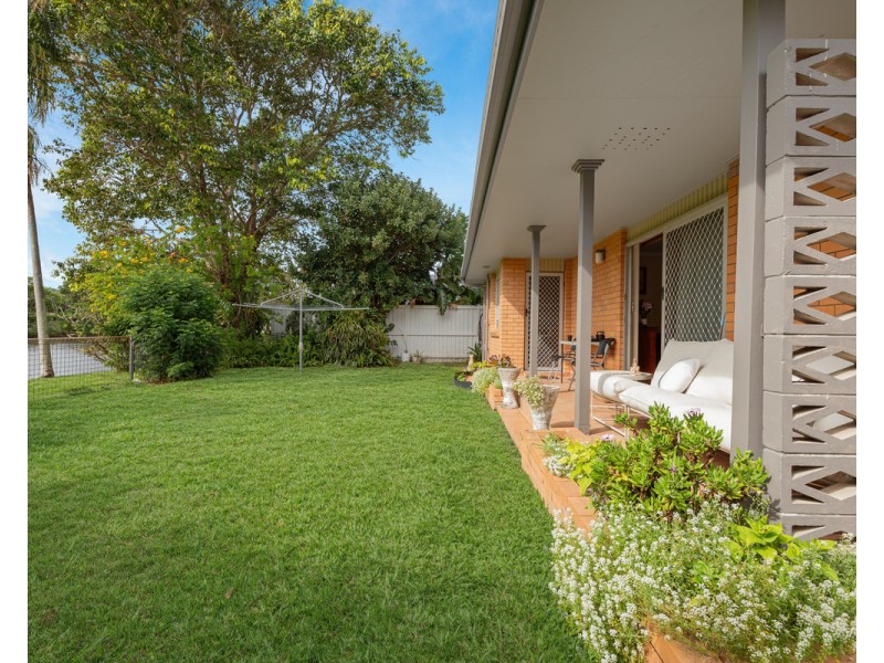 27 Tahiti Avenue, Palm Beach QLD 4221