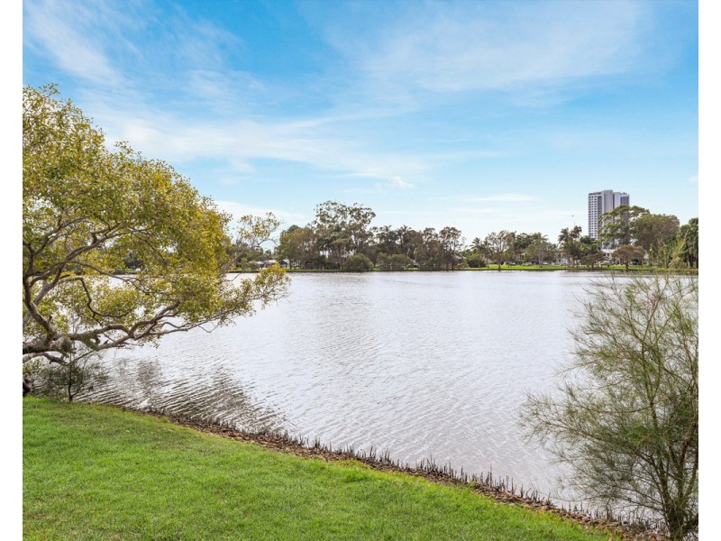 27 Tahiti Avenue, Palm Beach QLD 4221