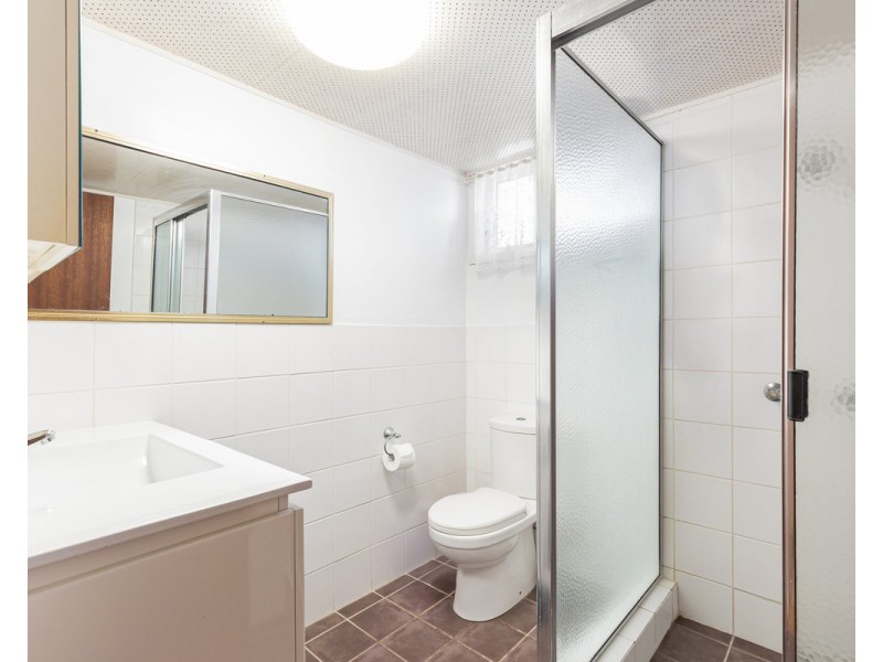 27 Tahiti Avenue, Palm Beach QLD 4221